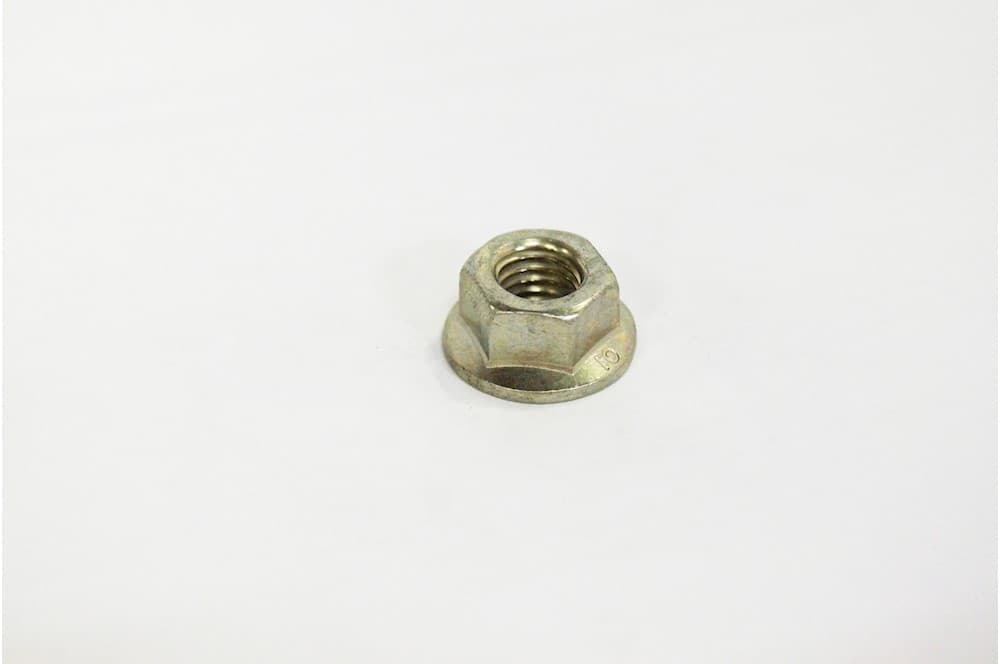 Axle nut