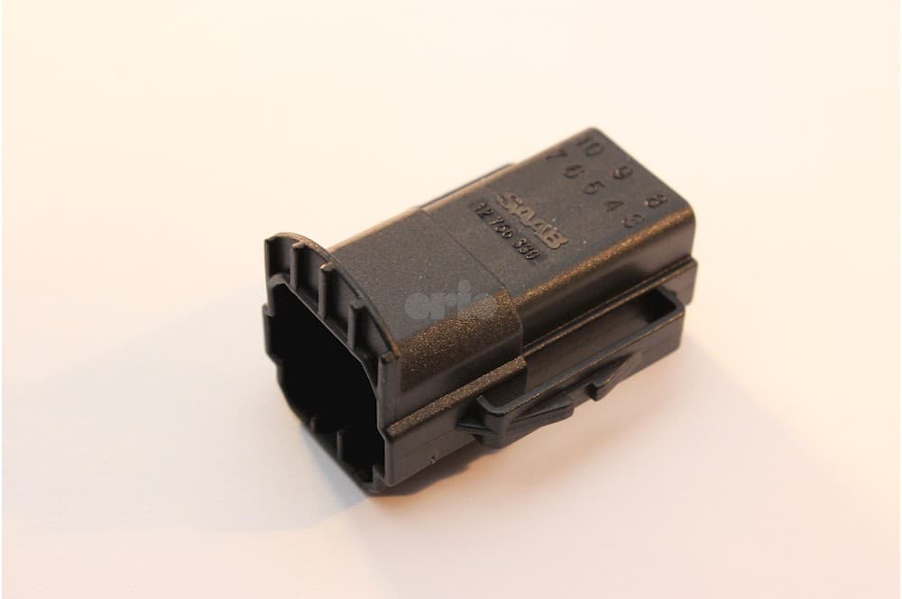 Contact housing