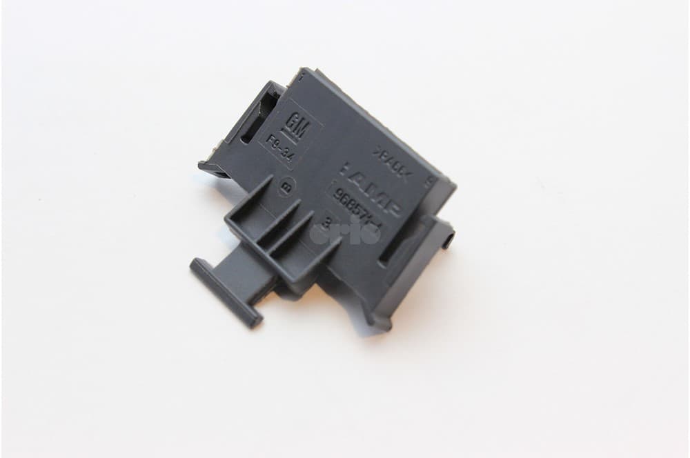 Plug housing