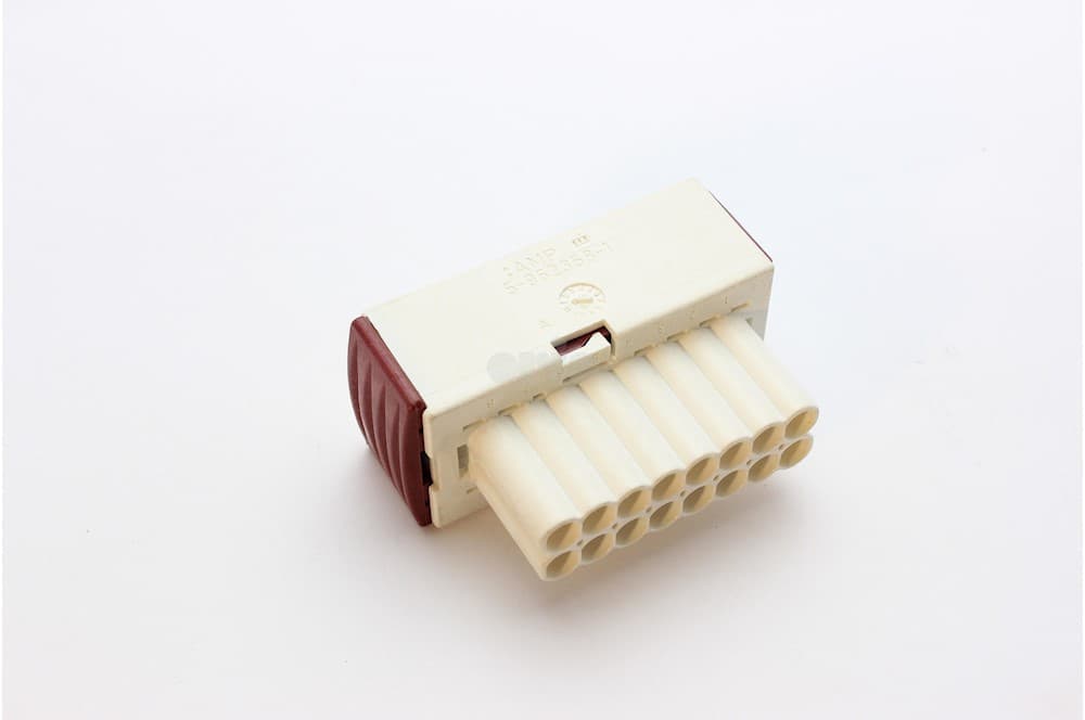 Plug housing
