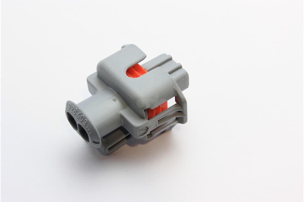 Plug housing