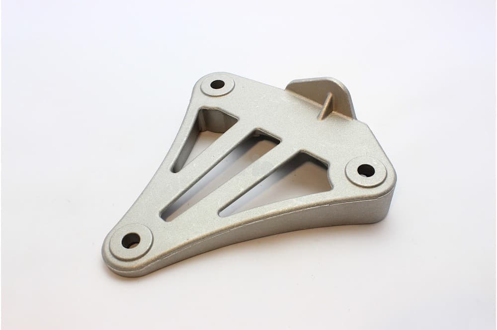 Engine mounting bracket
