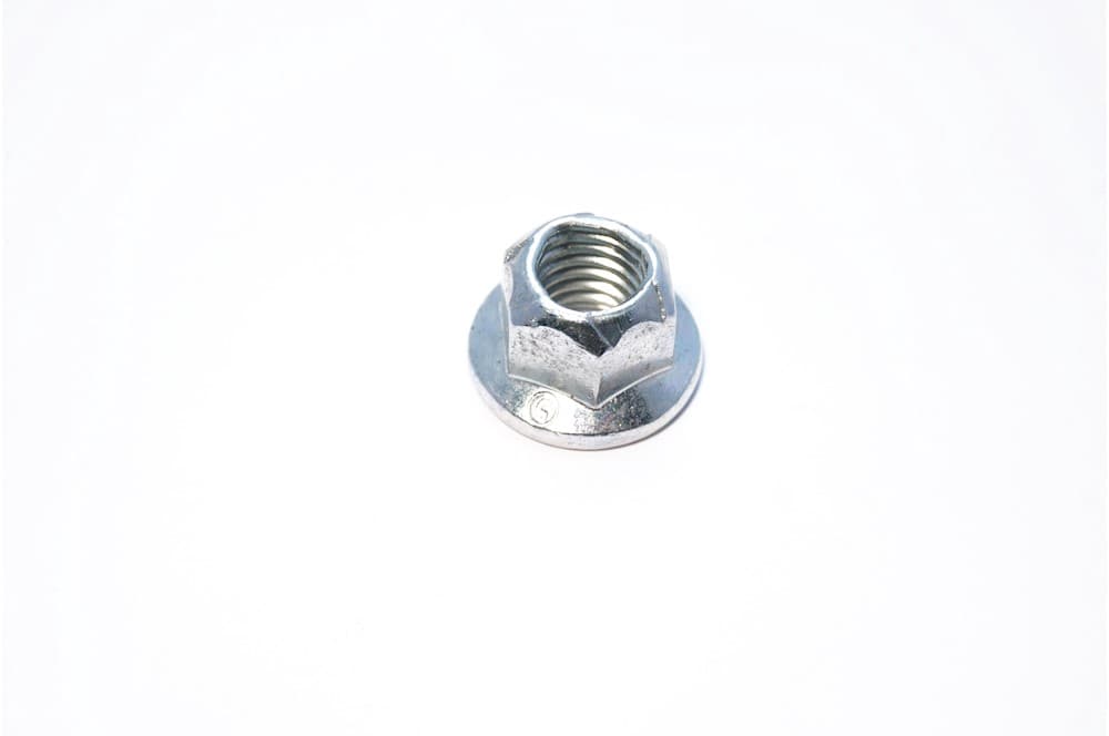 Axle nut